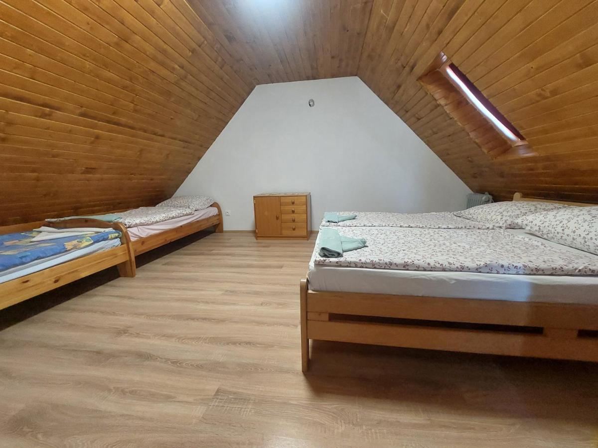 Villa Orban Nyaralohaz Kovagoors Exterior foto