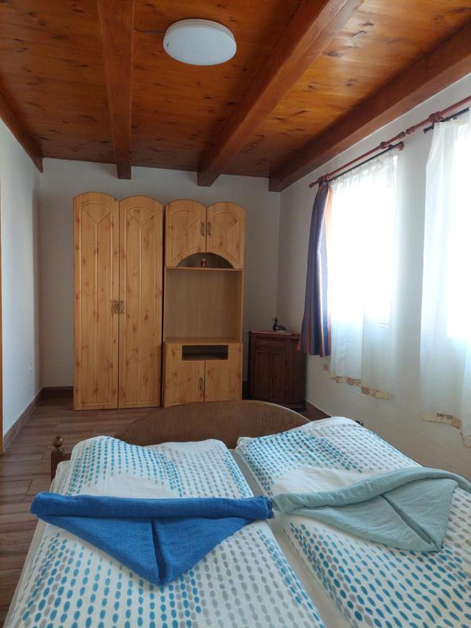 Villa Orban Nyaralohaz Kovagoors Exterior foto